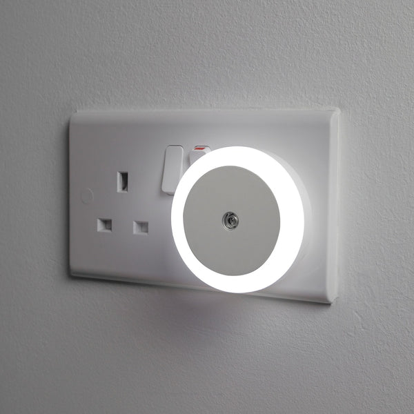 Benross LED Night Light With Dusk Sensor