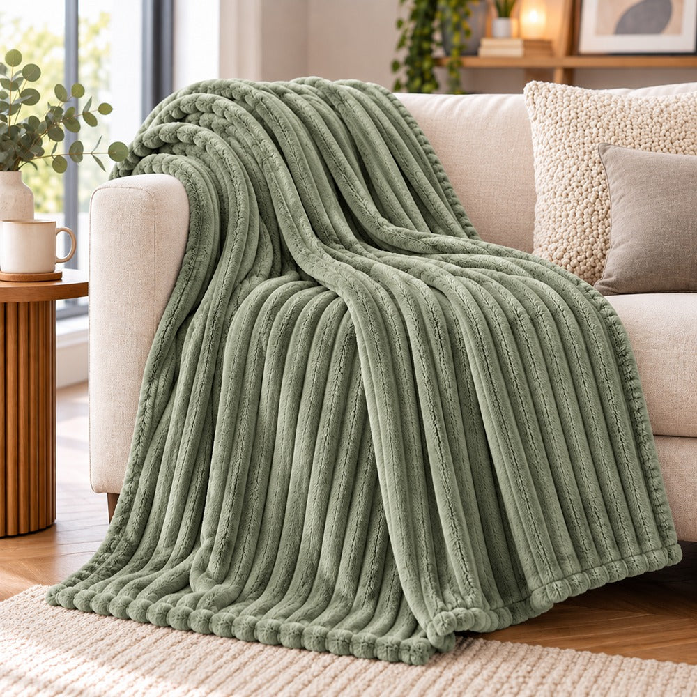 Ribbed Throw Soft Green 140x180cm | Cosy Home Accessory