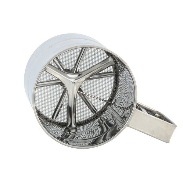 Apollo One-Handed Squeeze Handle Flour Sifter | 125 g/250 g, Agitator