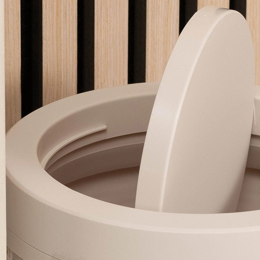 Addis Calico Rattan-Effect Swing-Top Bath Bin | Cream, Compact Round