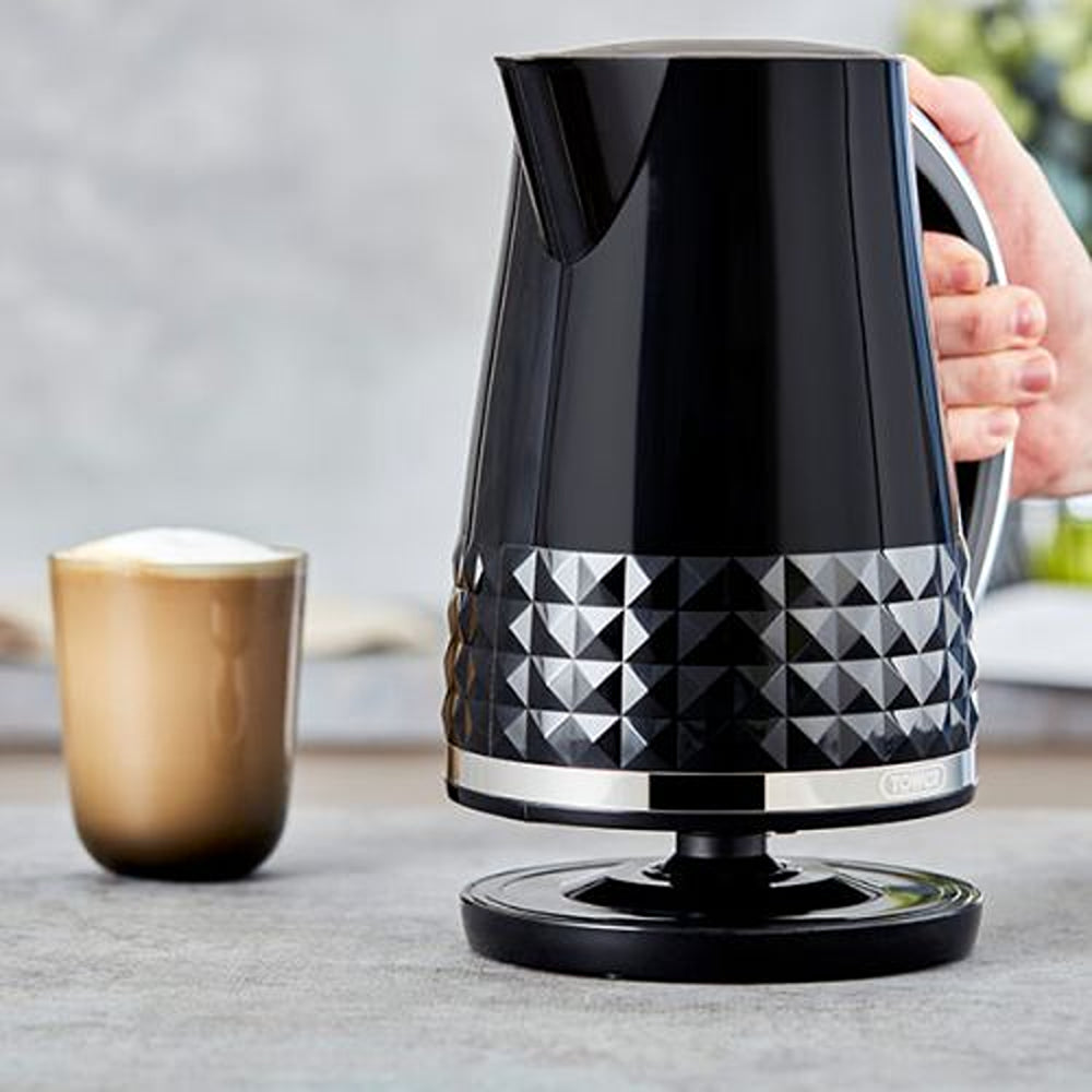 Tower Solitaire Black Kettle with Chrome Accents | 1.5L