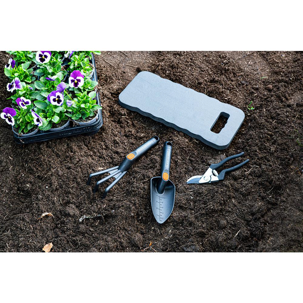 Black + Decker Garden Tool Set with Kneeling Pad | 4 Piece Set