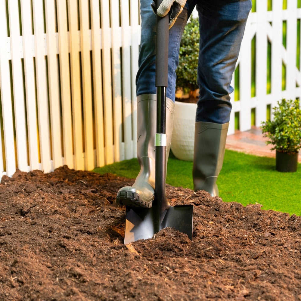 Black + Decker Round Point Fibreglass Shovel | Long Handle, Orange Grip