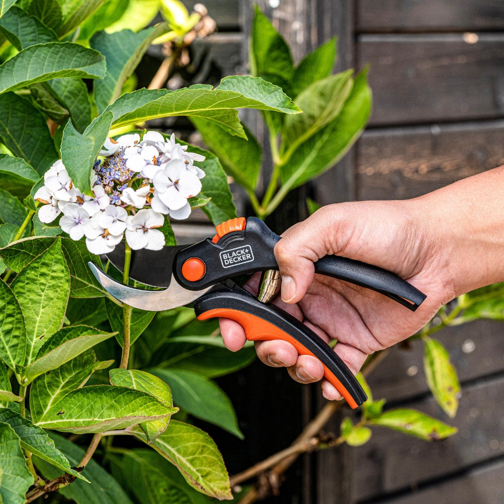 Black + Decker Bypass Pruner | 20cm