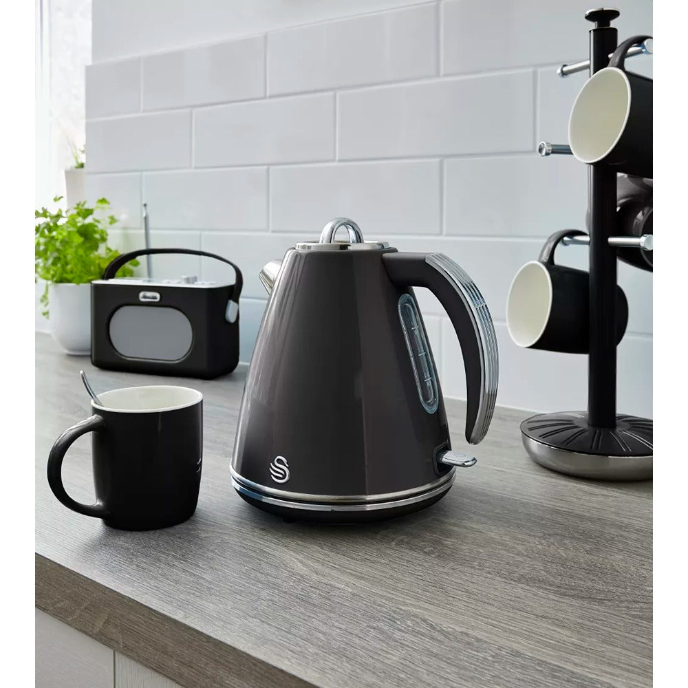 Swan Retro Electric Jug Kettle | 1.5L, Black, Cordless, Chrome Accents