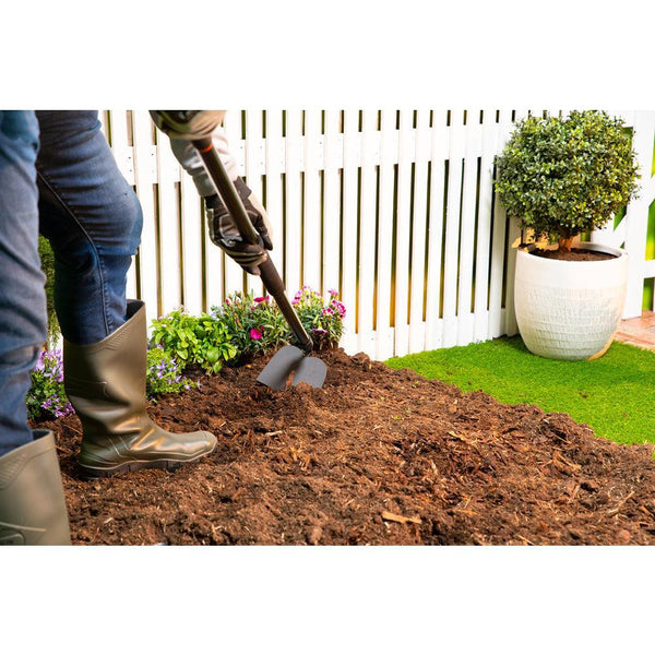 Black + Decker Fibreglass Garden Hoe | 146cm - Choice Stores