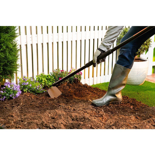 Black + Decker Fibreglass Garden Hoe | 146cm - Choice Stores